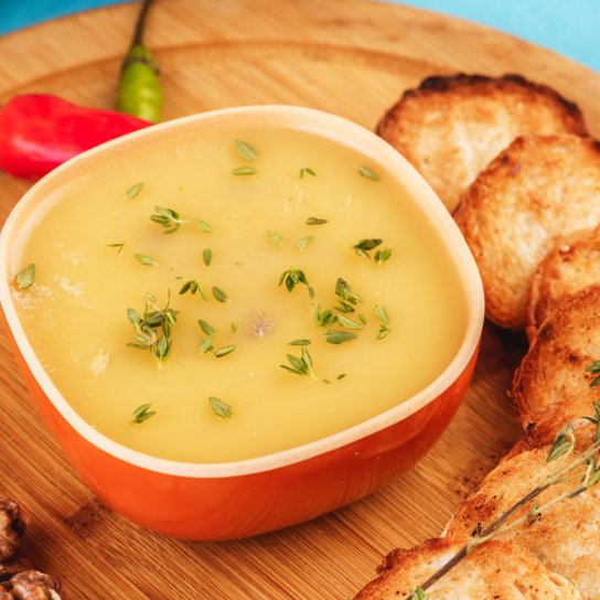 Суп з кабачками і лососем