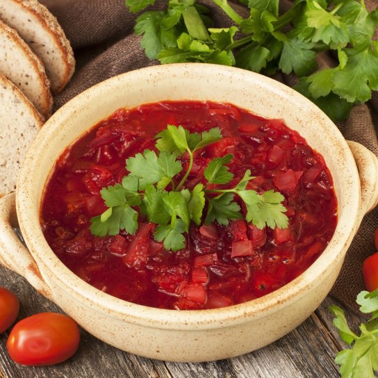 Пісний борщ з рибною консервою