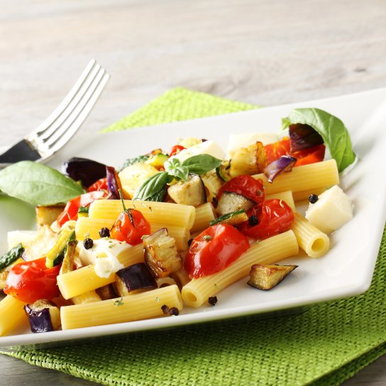 Паста з грильованими баклажанами та моцарелою