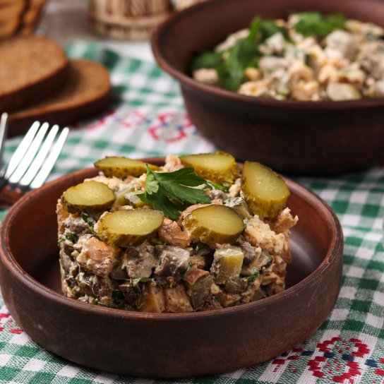 Салат из печени и омлета – рецепт