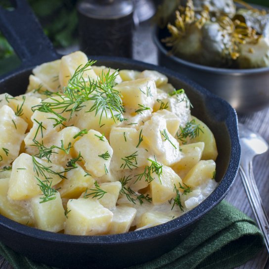 Тушкована молода картопля