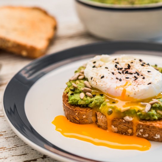 Тост з яйцем-пашот: рецепт