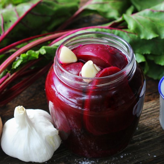 Маринованная свекла с чесноком