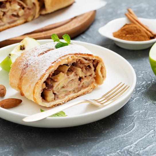 Веганський яблучний струдель