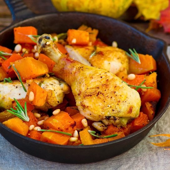 Запечені курячі гомілки з овочами