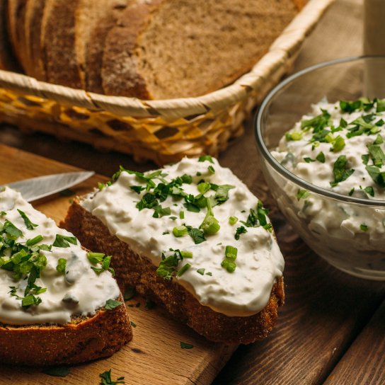 бутерброди з сирной намазкой