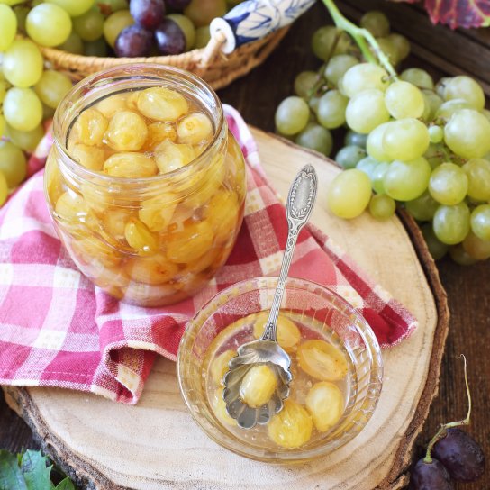 Консервований пряний виноград