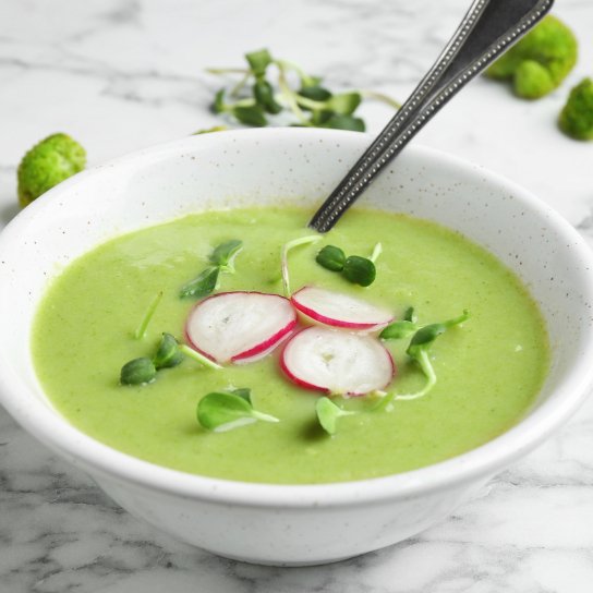 Весняний суп з редискою