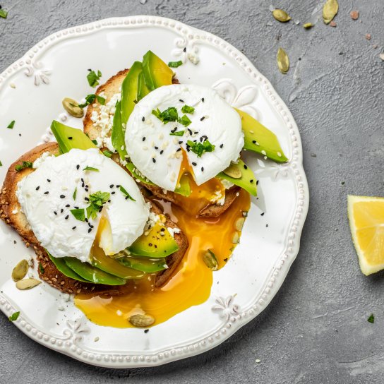 Тости з яйцем пашот