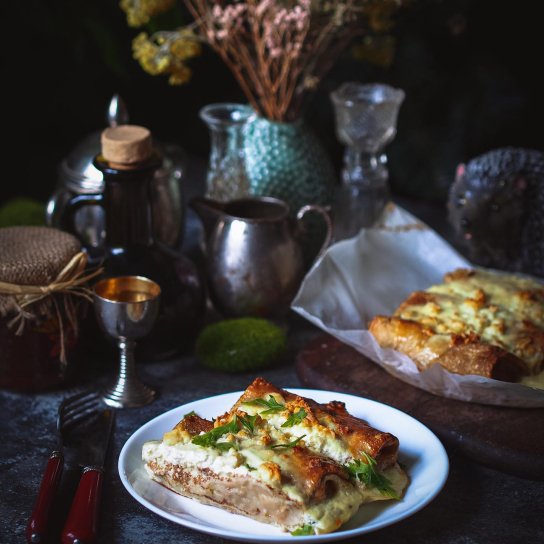 Запечені млинці з блакитним сиром