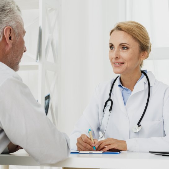 Чоловік у лікаря