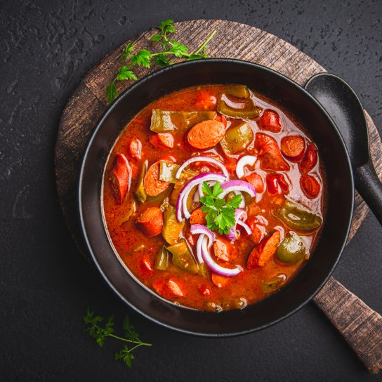 Солянка з ковбасою