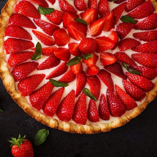 Пиріг з полуницею