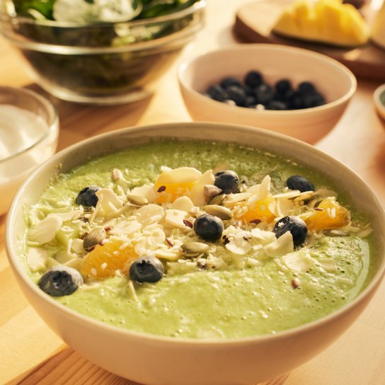 Смузі-боул із зеленою гречкою та макою