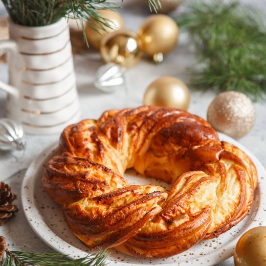 Новогодний венок с шоколадом