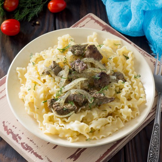 Макарони з курячою печінкою