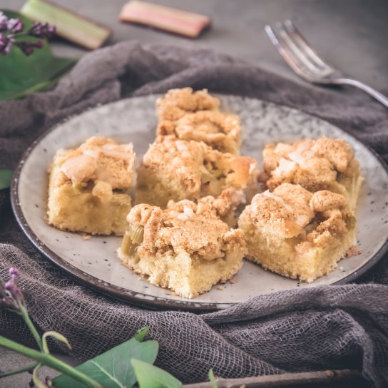 Пісочний пляцок з ревенем