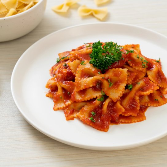 Паста з томатним песто та тунцем