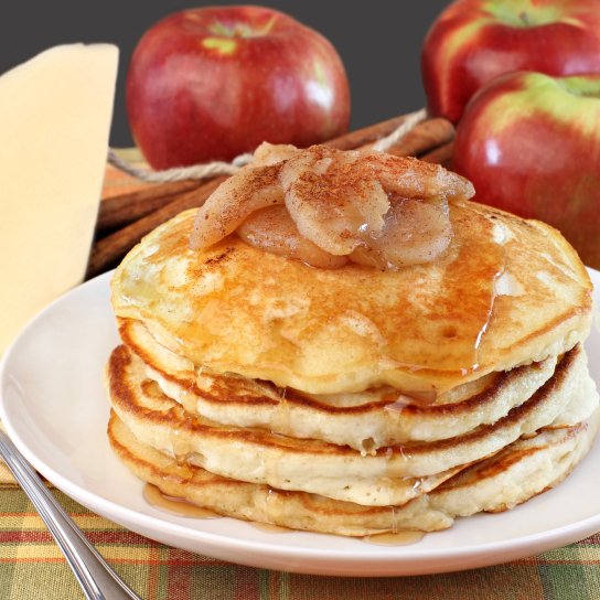 Оладки з яблуком