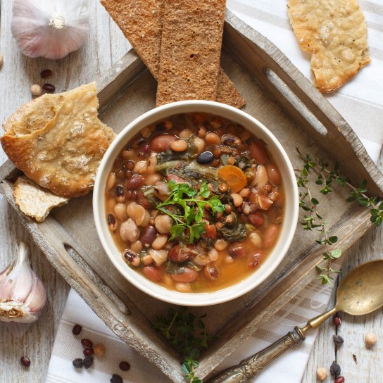 Суп из бобовых и перловки.