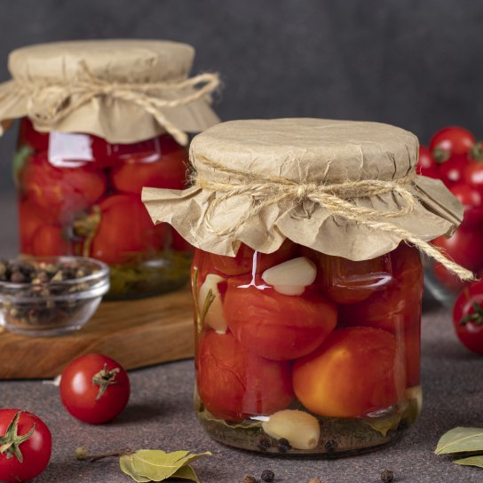 Мариновані помідори з яблуками
