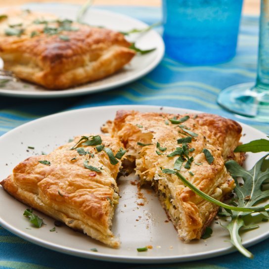 Кишеньки з листкового тіста з м’ясним фаршем