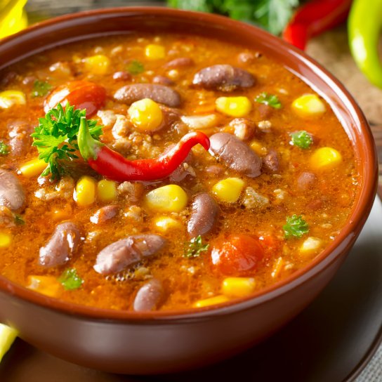 Суп з квасолею і перцем чилі