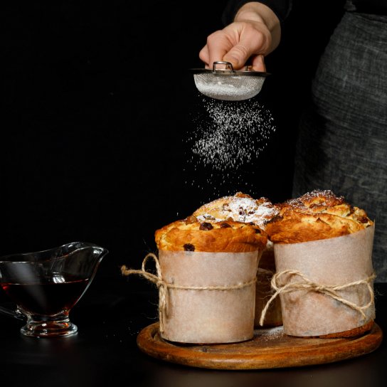 Паска на опарі з вимоченими у ромі родзинками