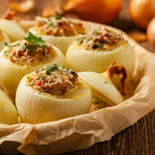 Фарширована цибуля з рисом
