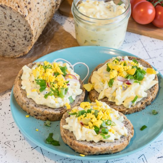 Яєчна намазка з оселедцем