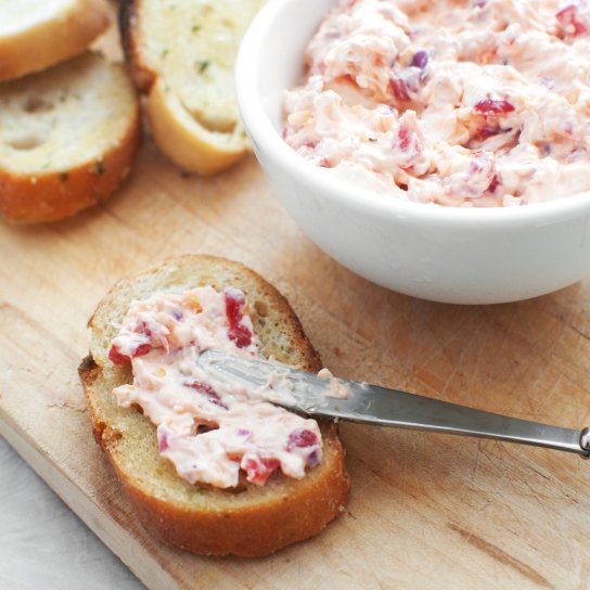 сирна намазка з томатами