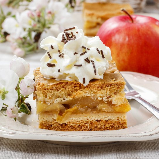 Пиріг з грушею та яблуками