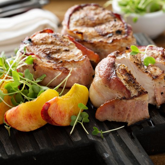 Стейк з персиками