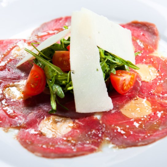 Гаряче карпачо з яловичини