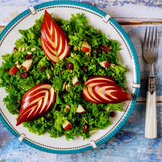 салат з яблуком, й гранатом