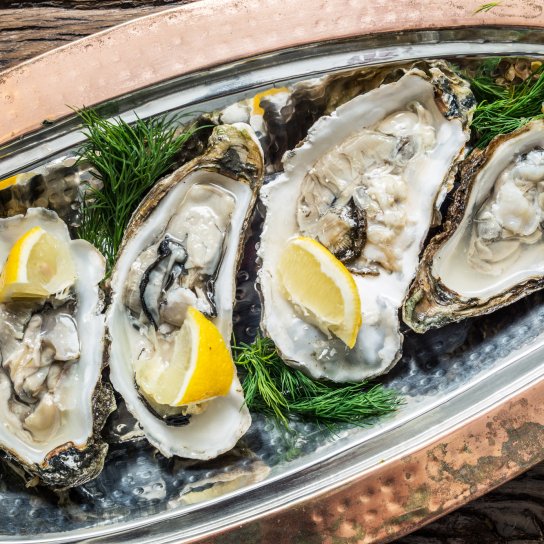 Устриці з лимоном