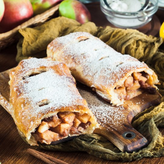 Яблучний штрудель