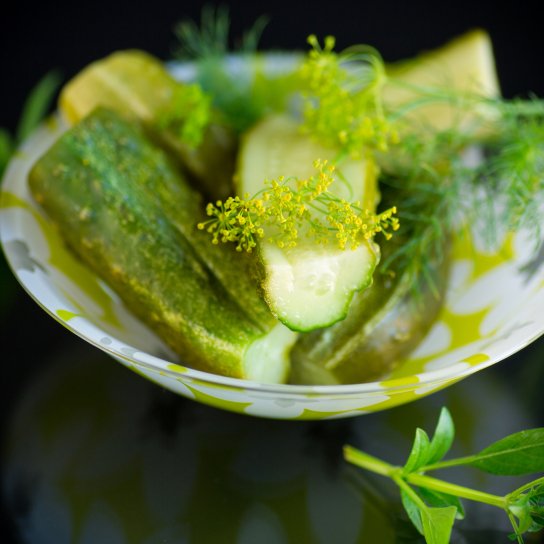 Малосольні огірки