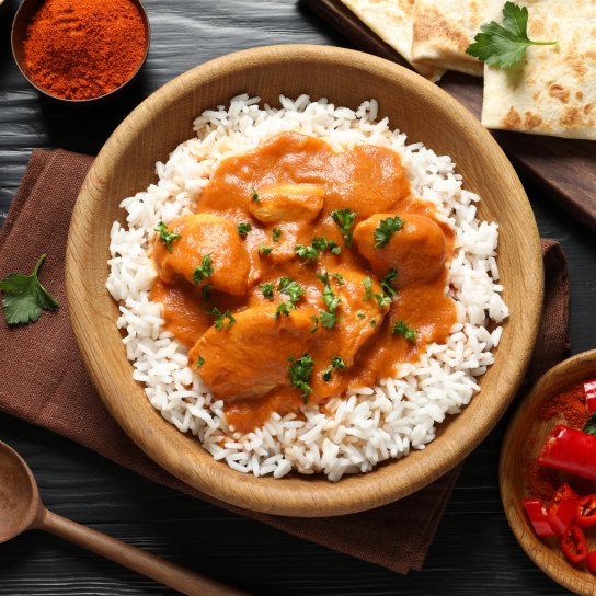 Ніжна курка в пряному соусі