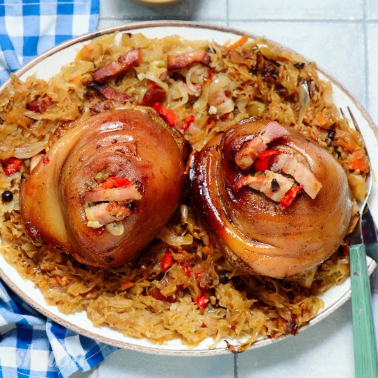 Рулька в рукаві