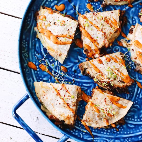 Кесадилья з грибами і сиром