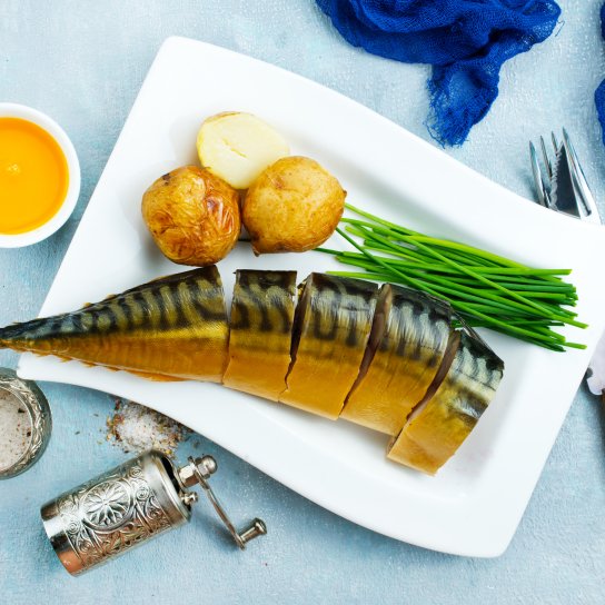 копчена скумбрія, картопля