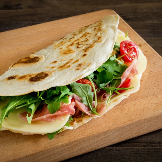 П'ядіна з прошуто та моцарелою