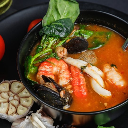 Сицилійський рибний суп з морепродуктами