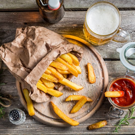 картопля фрі, пиво