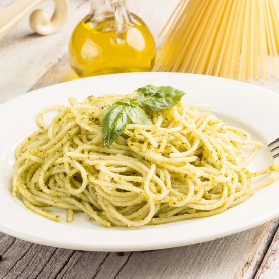 Паста з горіхами та базиліком