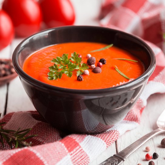 Томатний суп із запечених овочів