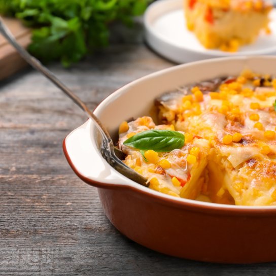 Запіканка з томатами та свіжою кукурудзою