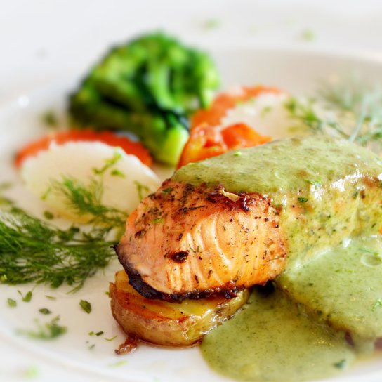 Лосось з соусом