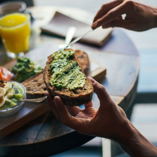 Авокадо-тост з грейпфрутом